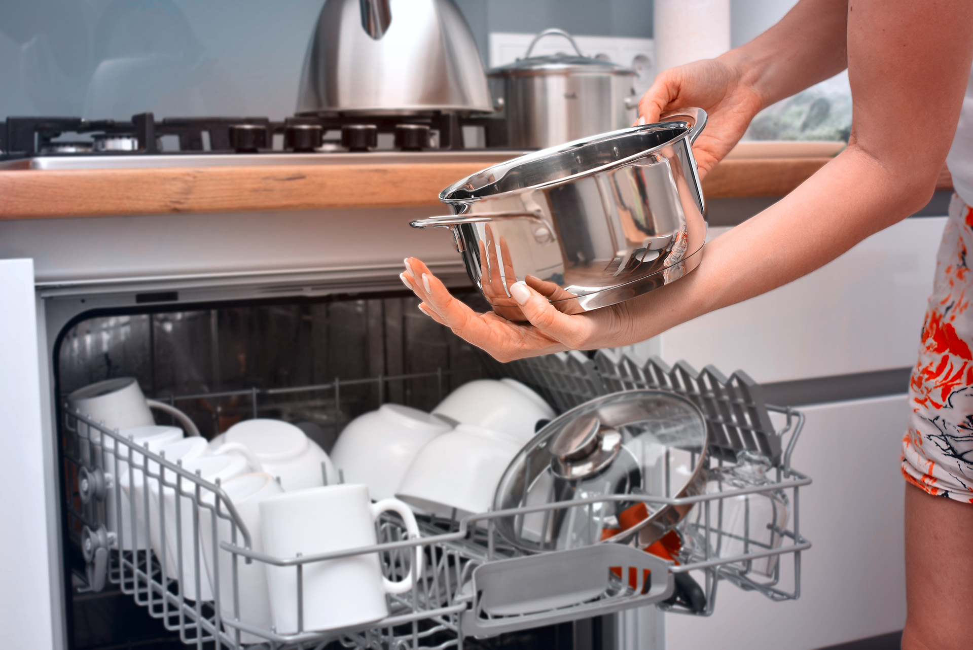 Can You Put Pots and Pans in a Dishwasher? - Simply Better Living